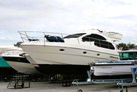 AZIMUT 42  2003  length 13.5  price 225,000 €